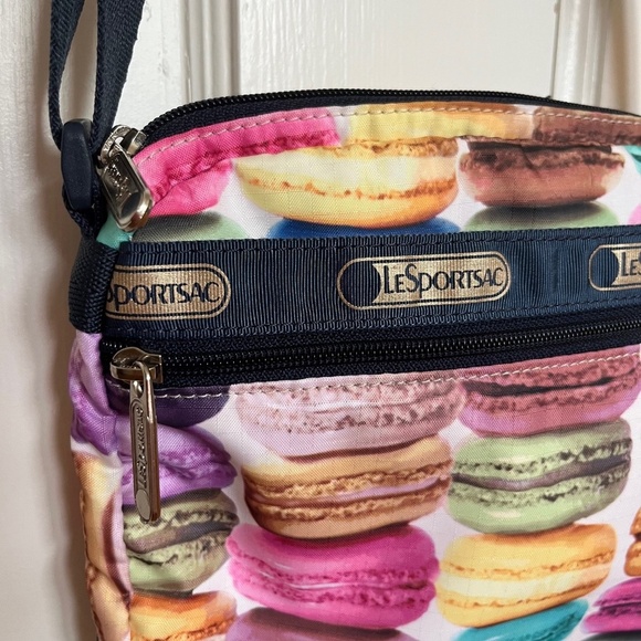 NWOT Rare LeSportsac Crossbody Macaron Bag - Picture 2 of 6